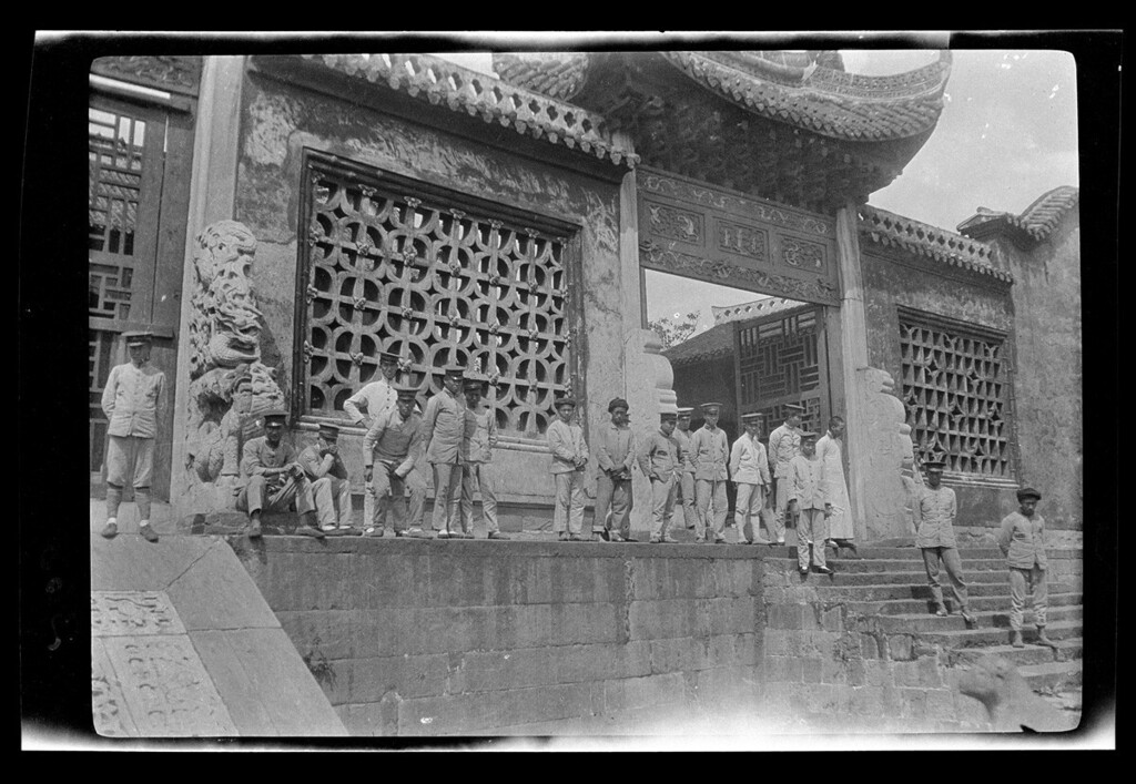 图5 1917年重庆府文庙棂星门（取自：Sidney D. Gamble Photographs Collection）