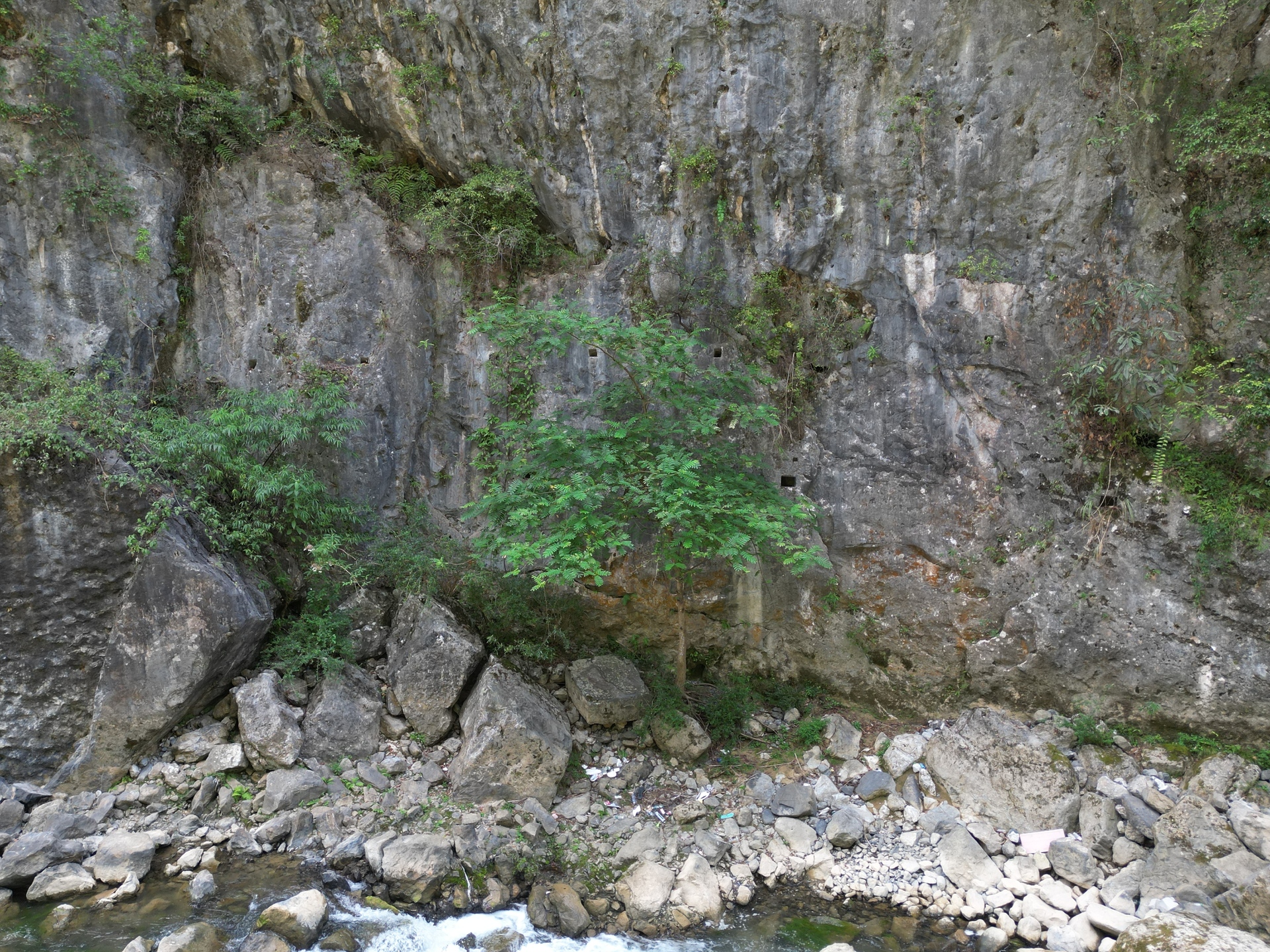 图三 龙潭河栈道