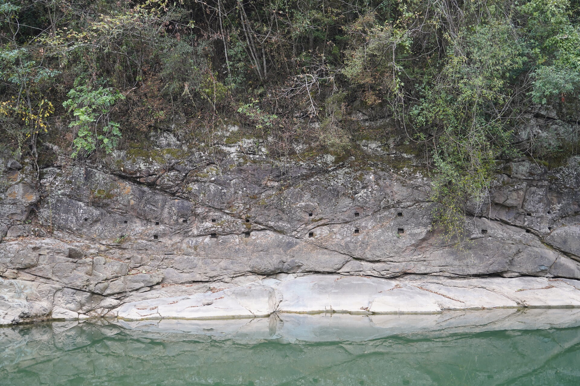 图六 何家坝栈道