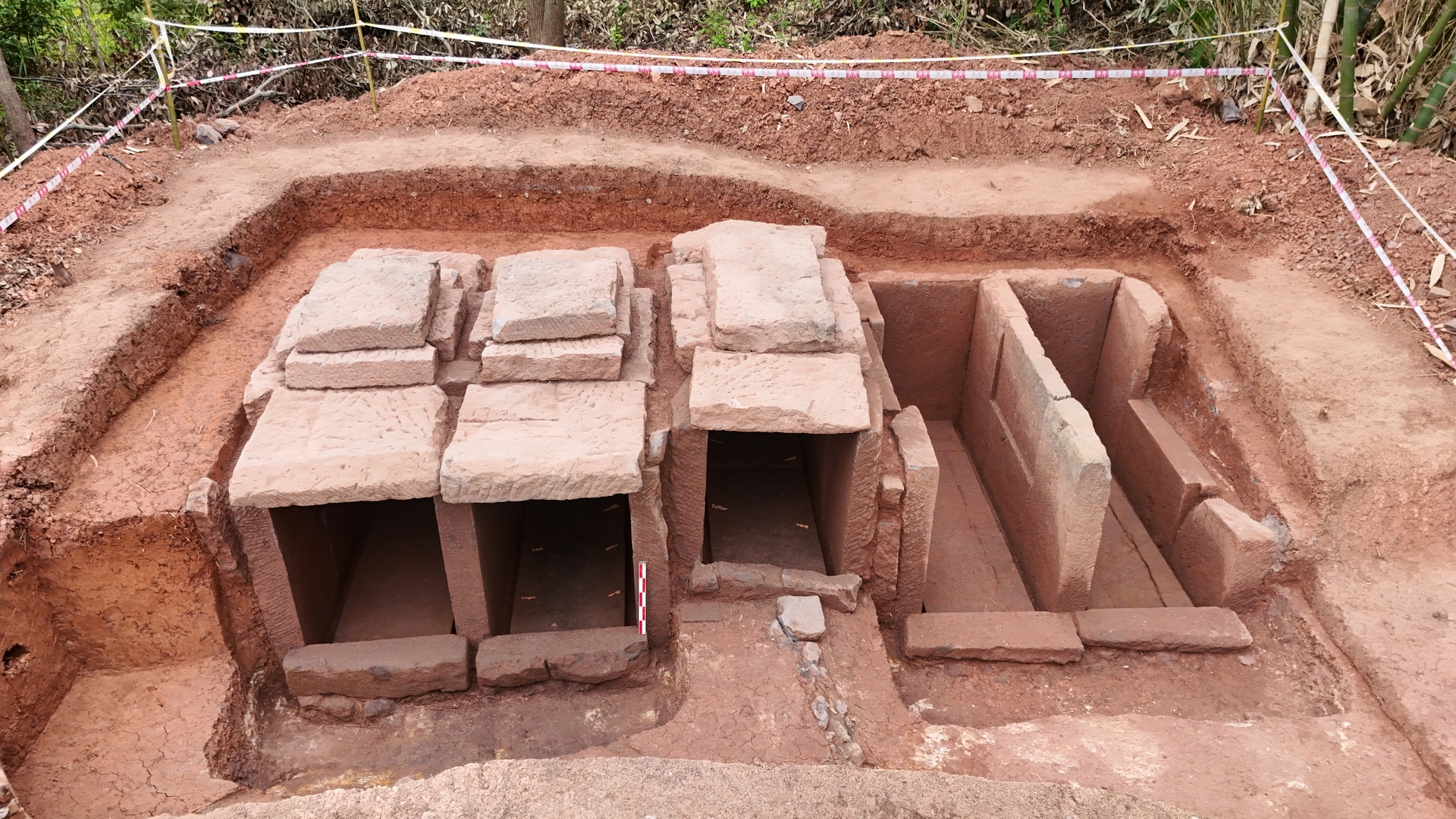 图5 大山坡墓地M3、M4、M5完工照片