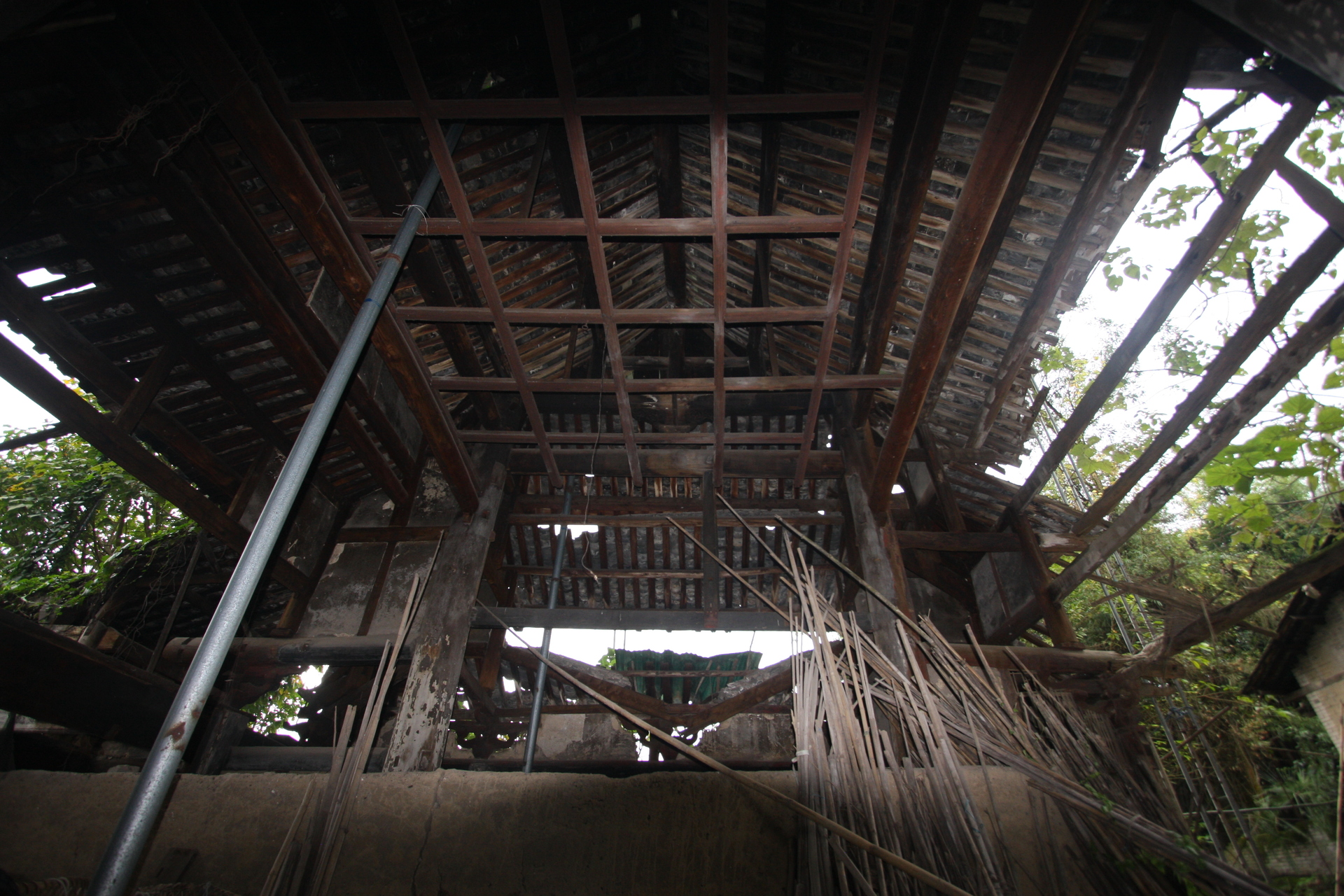 图片十六 下殿内部照片