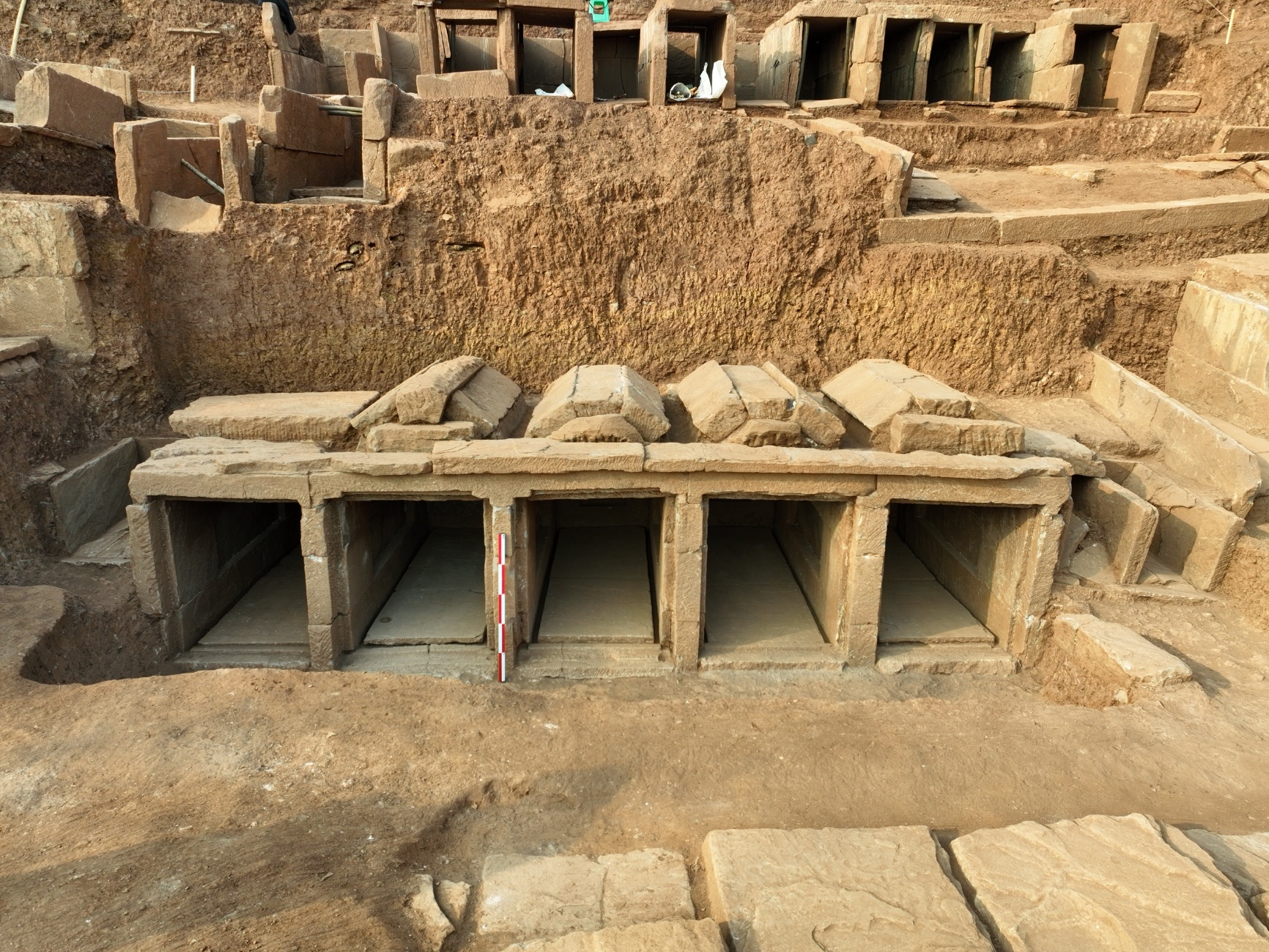 图一〇 M8正立面