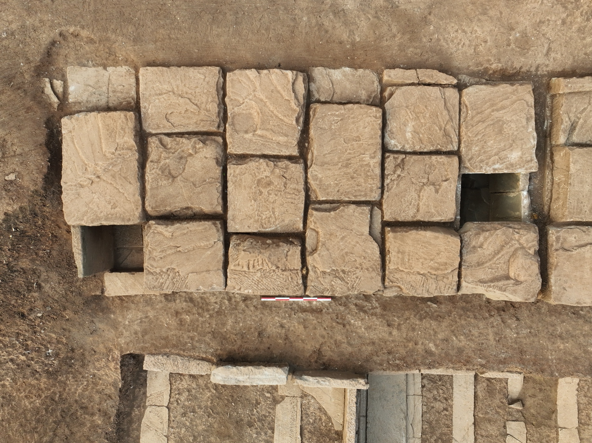 图一三 M12俯拍照