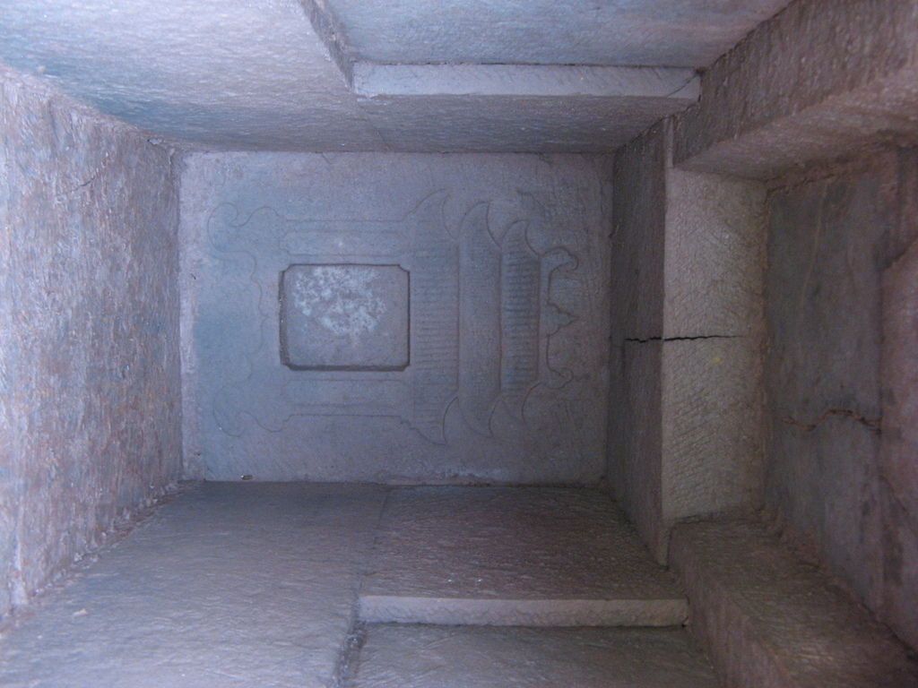 17.图一七  2009DZKM2-2墓室内部